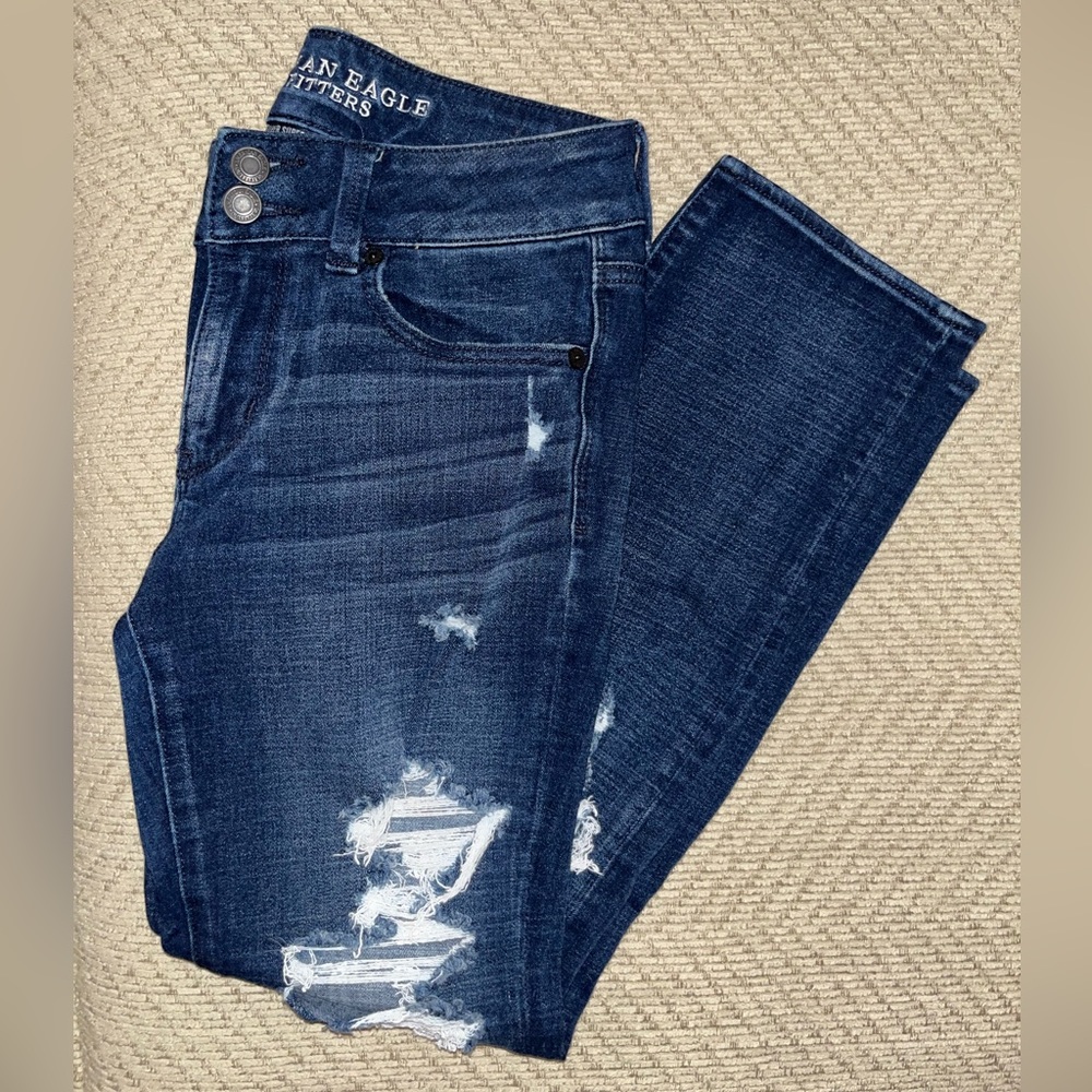 American Eagle Artist Crop Ripped Jeans Size 4 Super Stretch